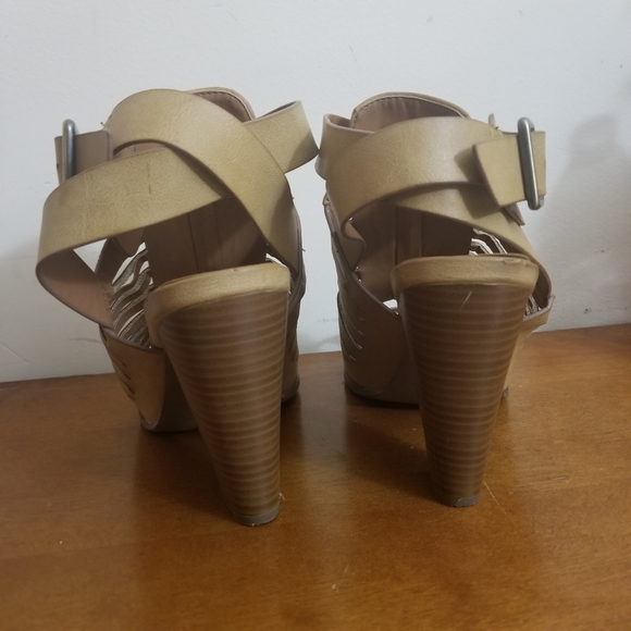 Tan Cutout Sandal - Picture 3 of 4
